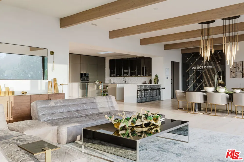 8842 Evanview Drive Los Angeles, CA 90069