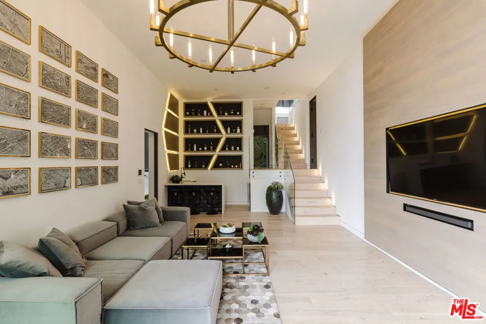 8842 Evanview Drive Los Angeles, CA 90069