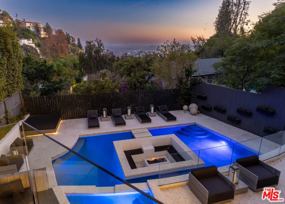8842 Evanview Drive Los Angeles, CA 90069