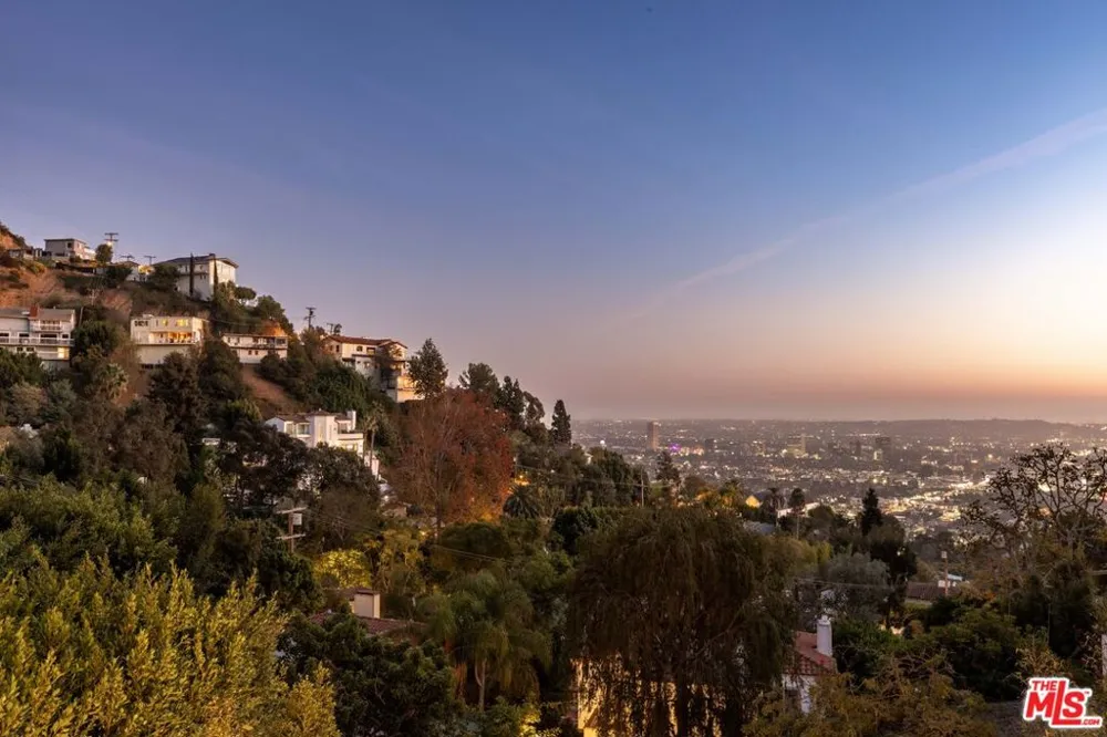 8842 Evanview Drive Los Angeles, CA 90069