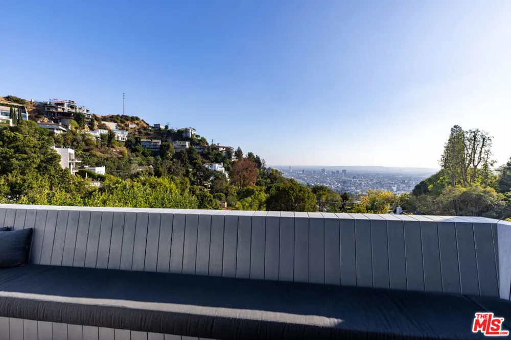 8842 Evanview Drive Los Angeles, CA 90069
