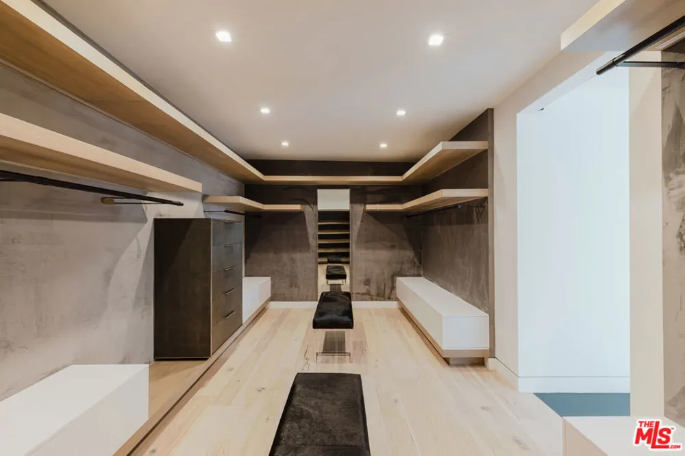 8842 Evanview Drive Los Angeles, CA 90069