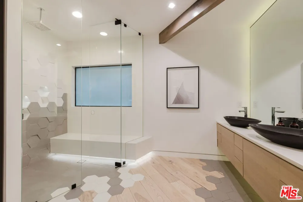 8842 Evanview Drive Los Angeles, CA 90069