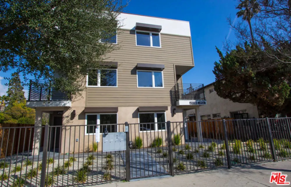 4924 LAUREL CANYON Valley Village, CA 91607