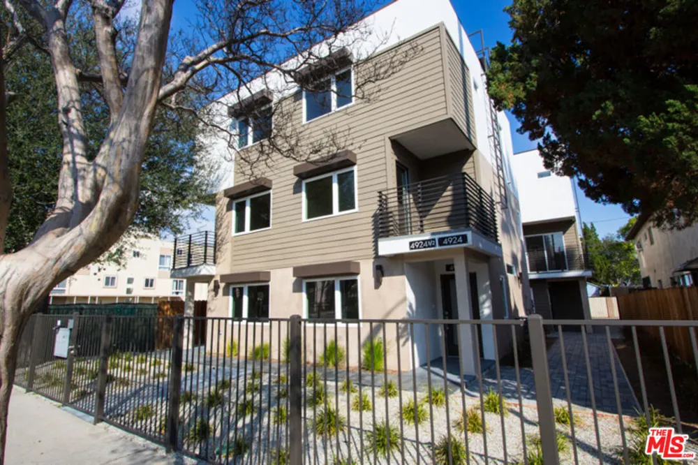 4924 LAUREL CANYON Valley Village, CA 91607