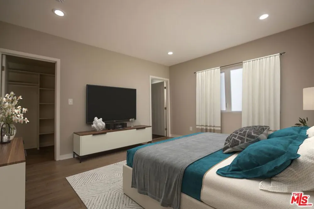 4924 LAUREL CANYON Valley Village, CA 91607