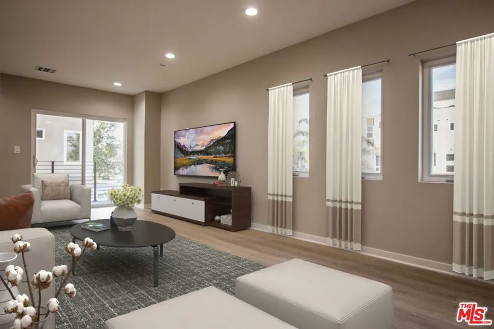 4924 LAUREL CANYON Valley Village, CA 91607