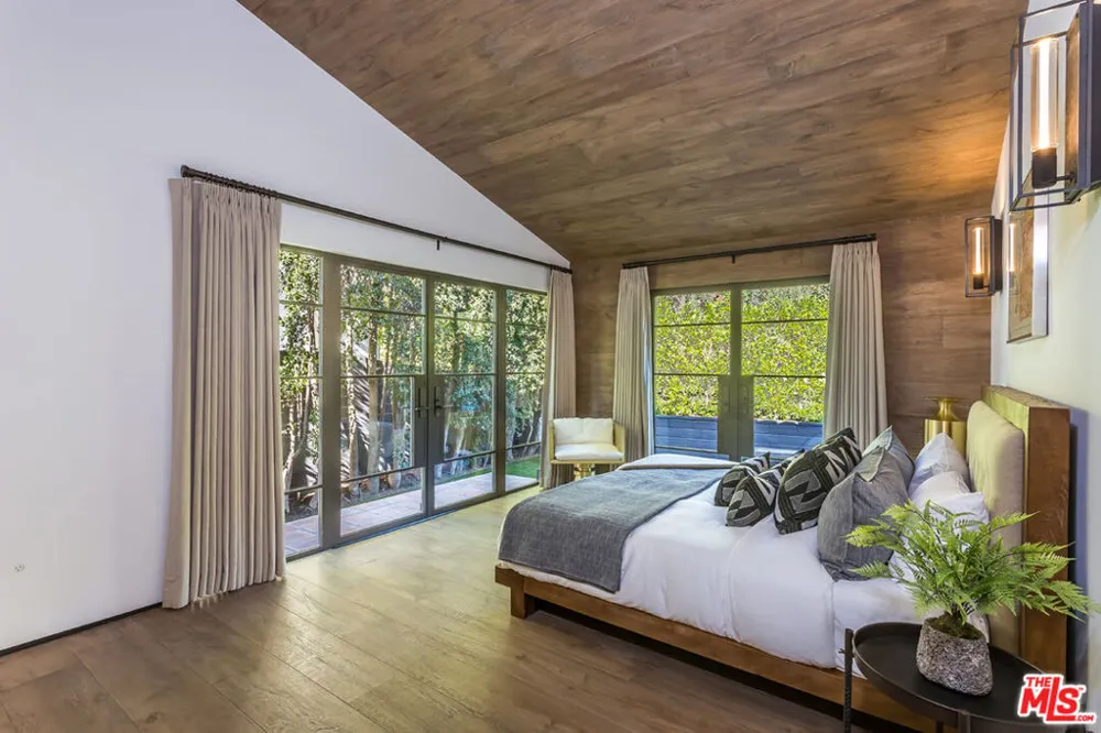 1707 Rising Glen Road Los Angeles, CA 90069