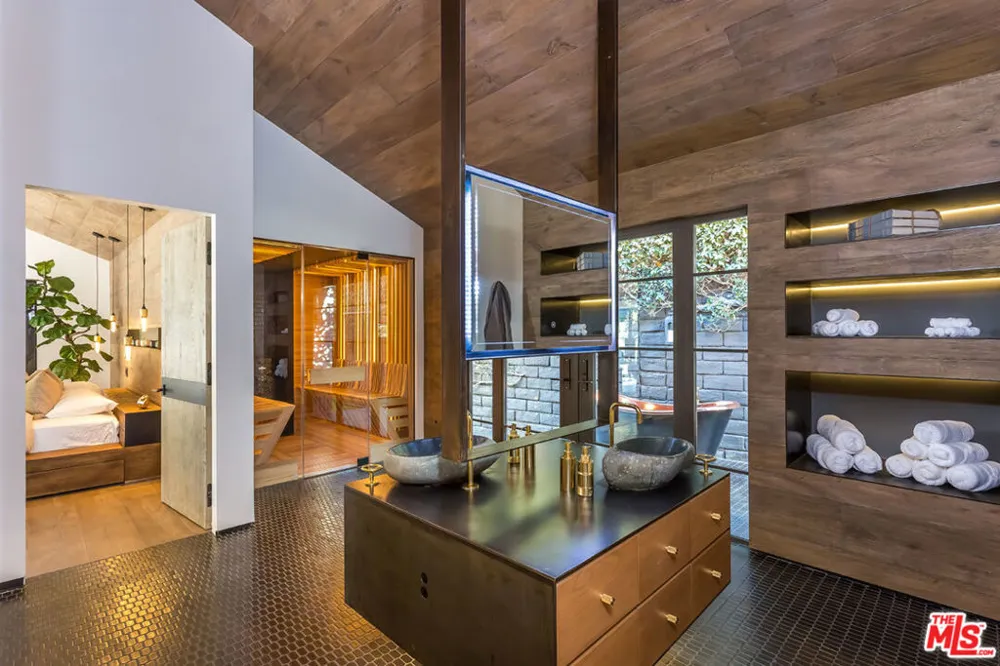 1707 Rising Glen Road Los Angeles, CA 90069