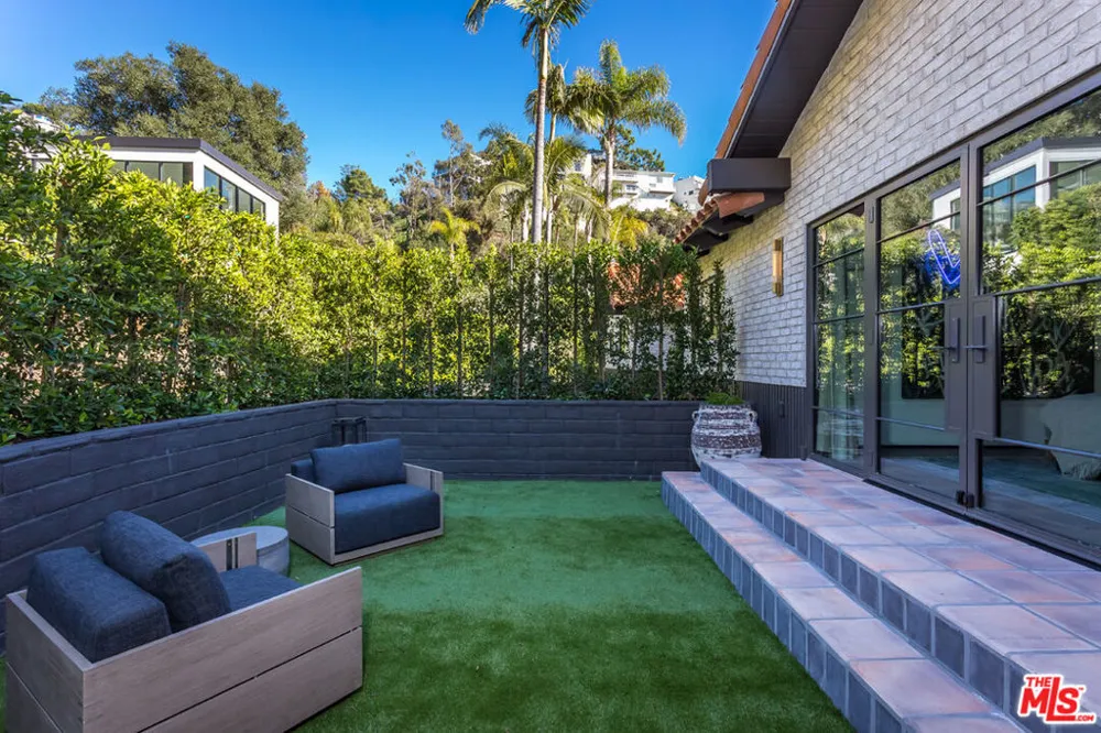 1707 Rising Glen Road Los Angeles, CA 90069