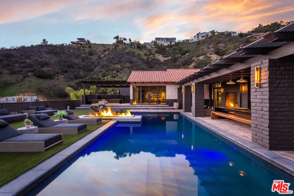 1707 Rising Glen Road Los Angeles, CA 90069