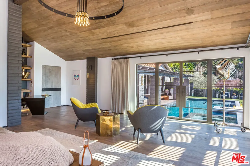 1707 Rising Glen Road Los Angeles, CA 90069