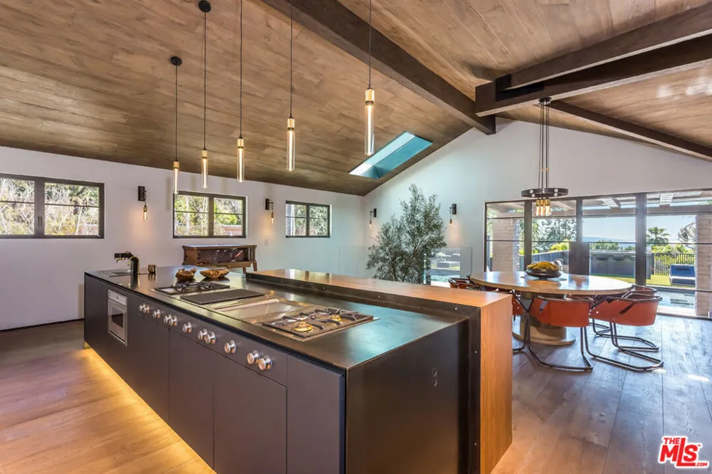 1707 Rising Glen Road Los Angeles, CA 90069