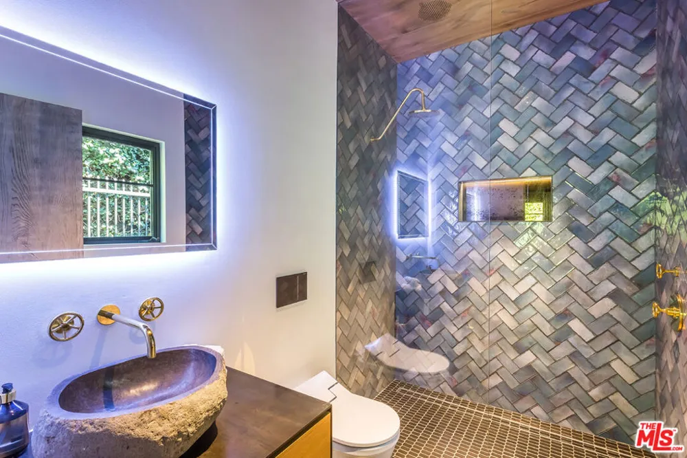 1707 Rising Glen Road Los Angeles, CA 90069