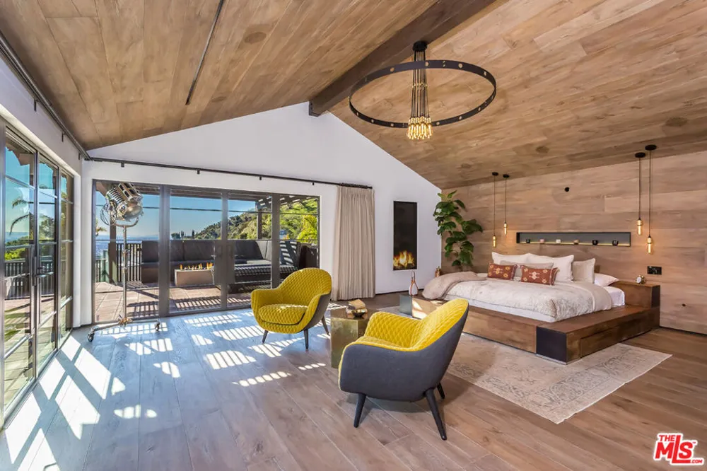 1707 Rising Glen Road Los Angeles, CA 90069
