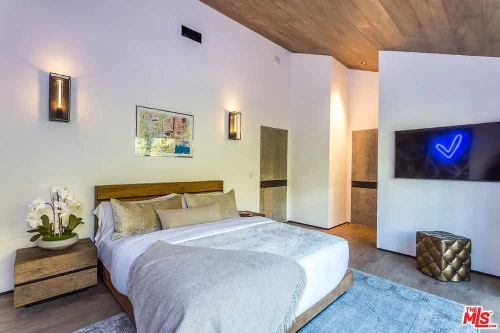 1707 Rising Glen Road Los Angeles, CA 90069