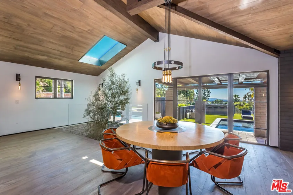 1707 Rising Glen Road Los Angeles, CA 90069