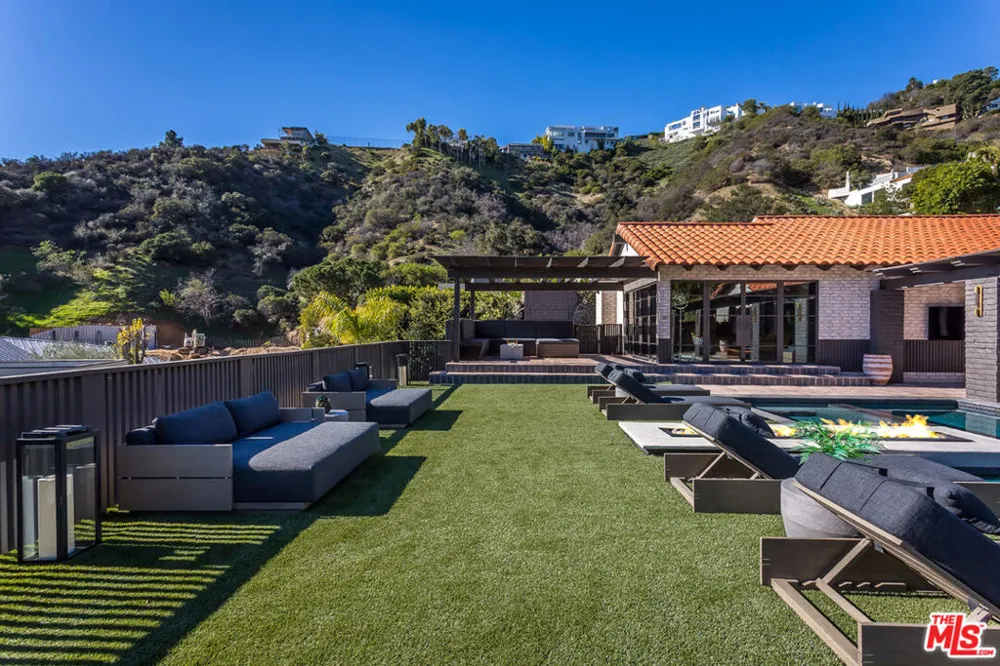 1707 Rising Glen Road Los Angeles, CA 90069