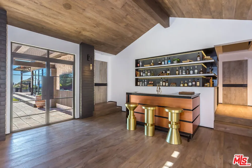 1707 Rising Glen Road Los Angeles, CA 90069