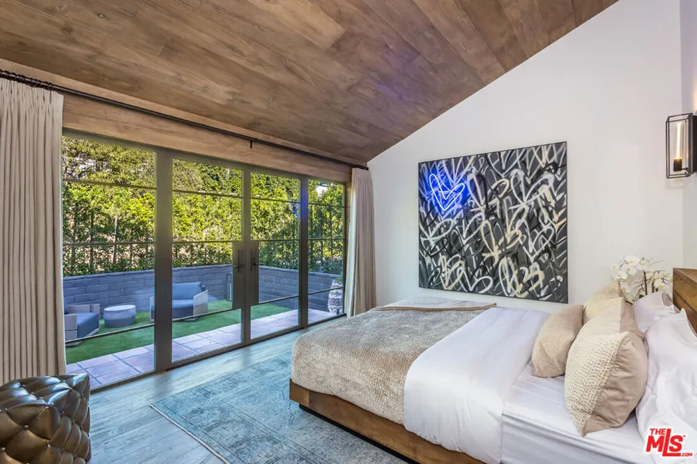 1707 Rising Glen Road Los Angeles, CA 90069