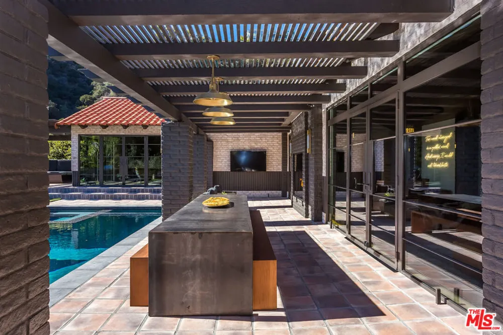 1707 Rising Glen Road Los Angeles, CA 90069