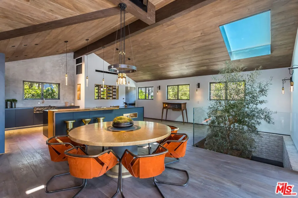 1707 Rising Glen Road Los Angeles, CA 90069