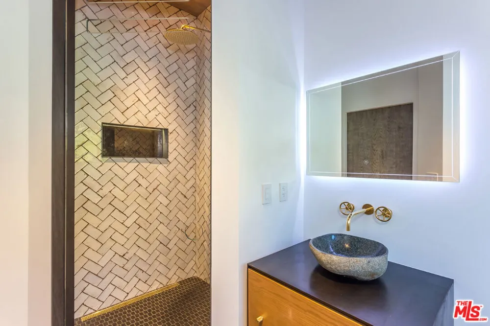 1707 Rising Glen Road Los Angeles, CA 90069