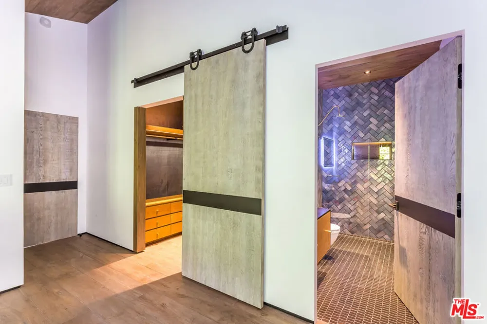 1707 Rising Glen Road Los Angeles, CA 90069