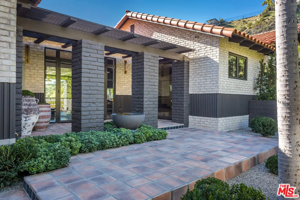1707 Rising Glen Road Los Angeles, CA 90069