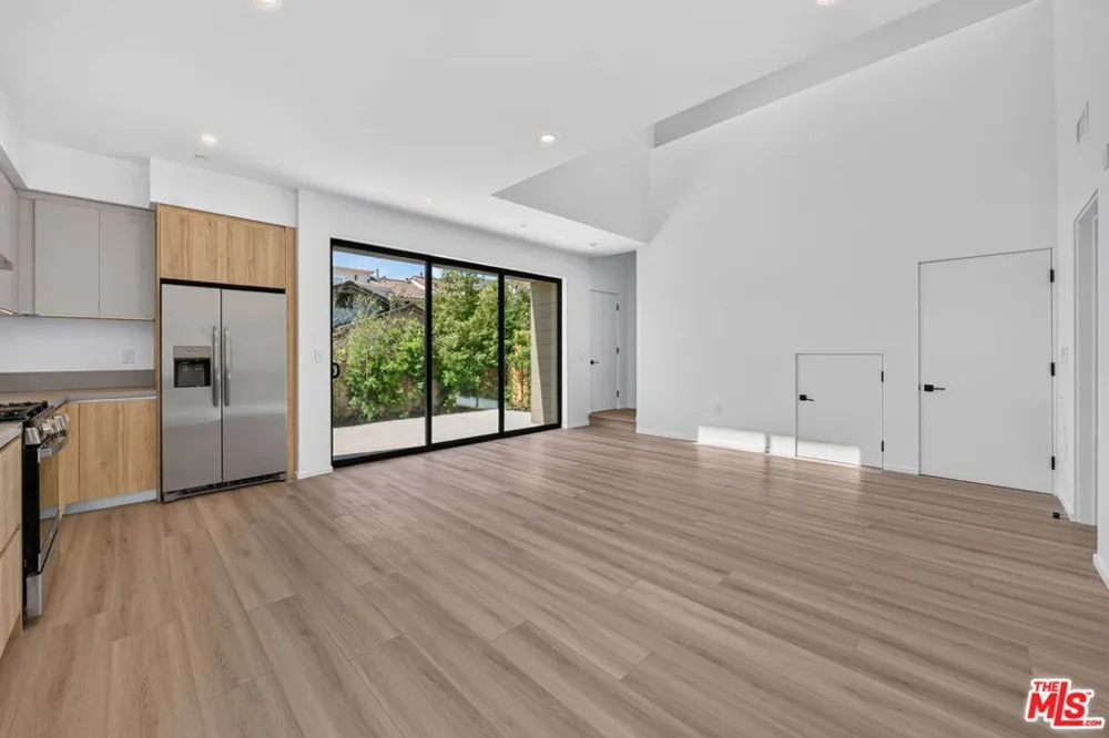 1853 12th Street #A Santa Monica, CA 90404