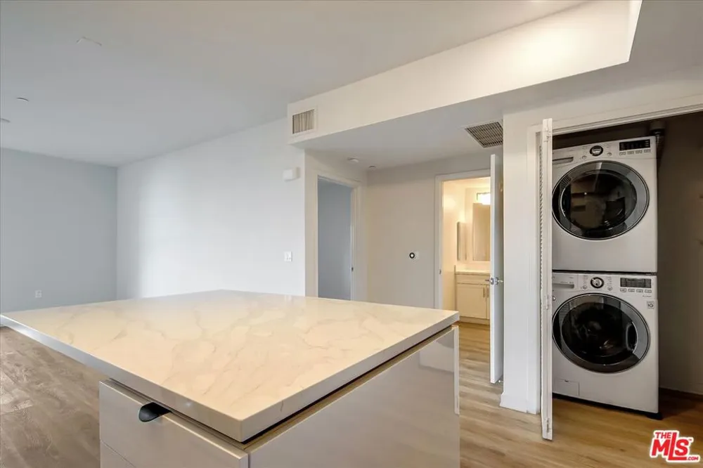 12655 Bluff Creek Drive #304 Los Angeles, CA 90094