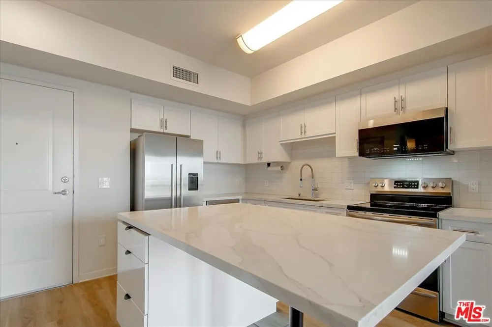 12655 Bluff Creek Drive #304 Los Angeles, CA 90094