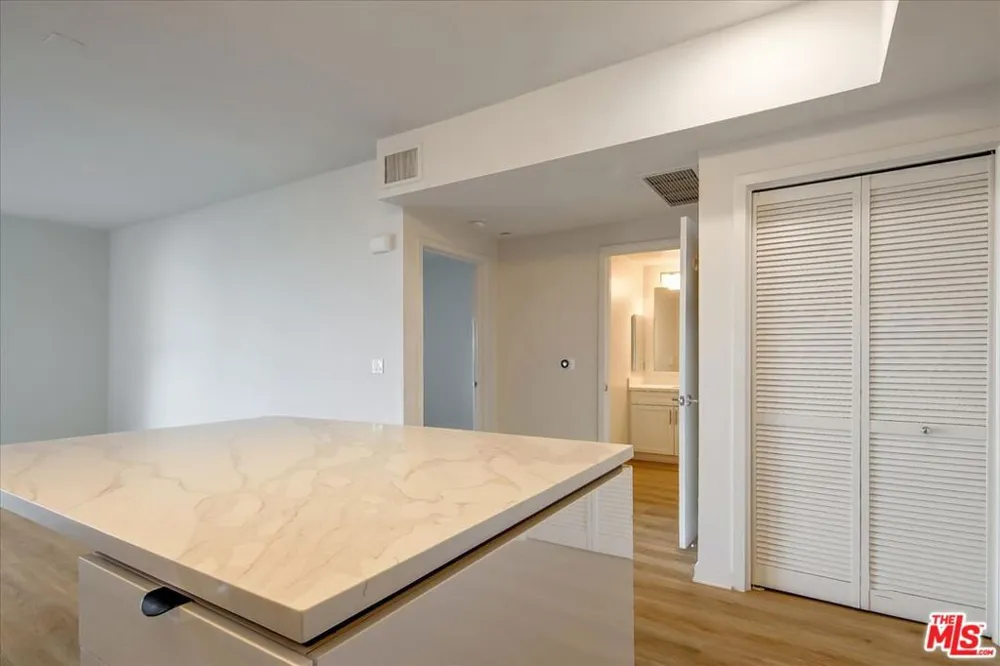 12655 Bluff Creek Drive #304 Los Angeles, CA 90094