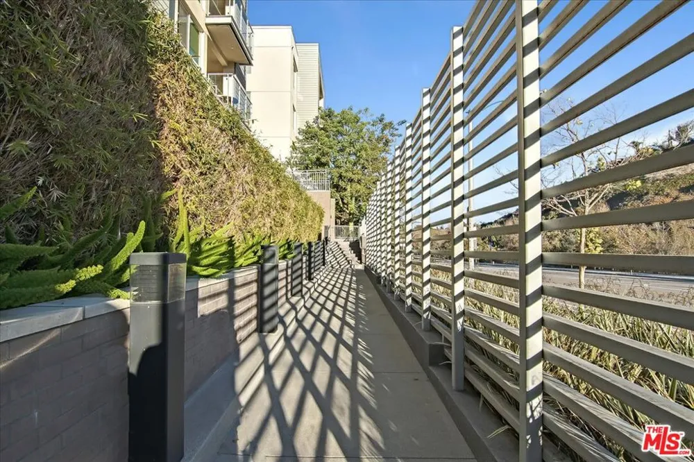12655 Bluff Creek Drive #304 Los Angeles, CA 90094