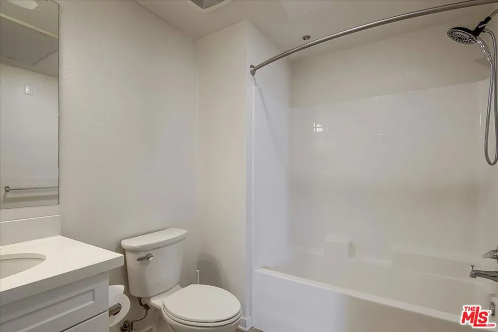 12655 Bluff Creek Drive #304 Los Angeles, CA 90094