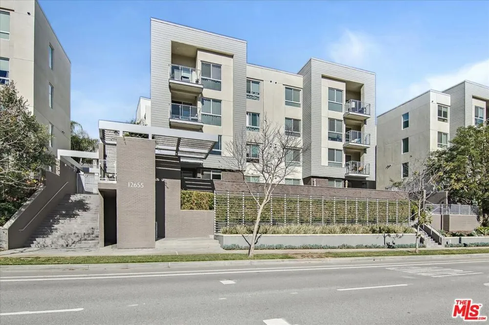 12655 Bluff Creek Drive #304 Los Angeles, CA 90094