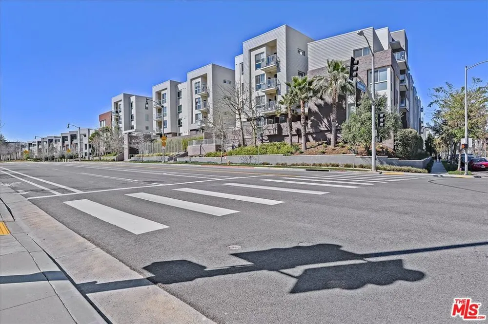 12655 Bluff Creek Drive #304 Los Angeles, CA 90094