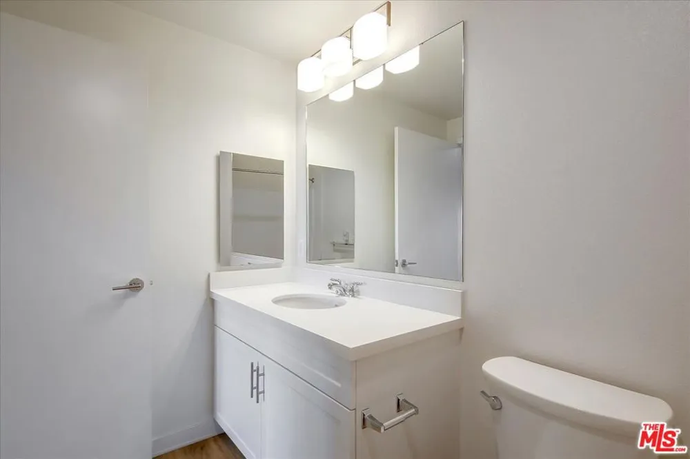 12655 Bluff Creek Drive #304 Los Angeles, CA 90094