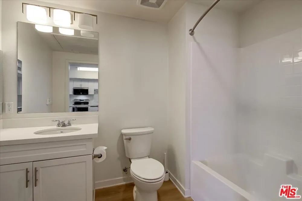 12655 Bluff Creek Drive #304 Los Angeles, CA 90094