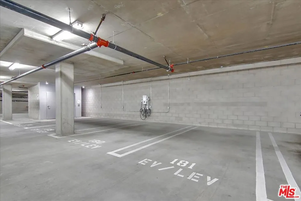 12655 Bluff Creek Drive #304 Los Angeles, CA 90094