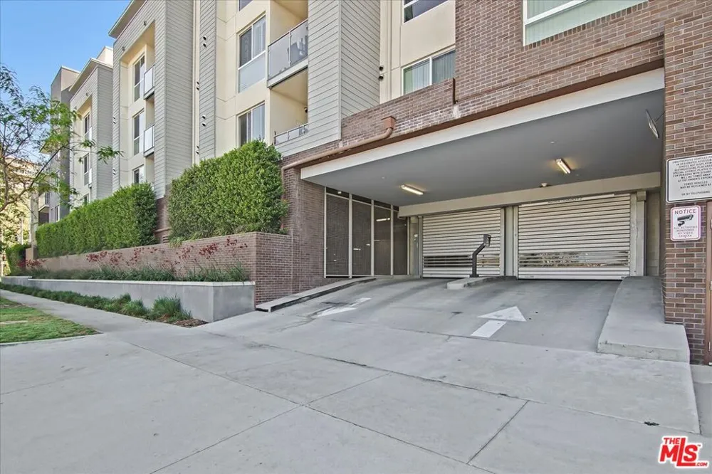 12655 Bluff Creek Drive #304 Los Angeles, CA 90094
