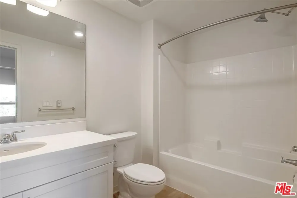 12655 Bluff Creek Drive #304 Los Angeles, CA 90094