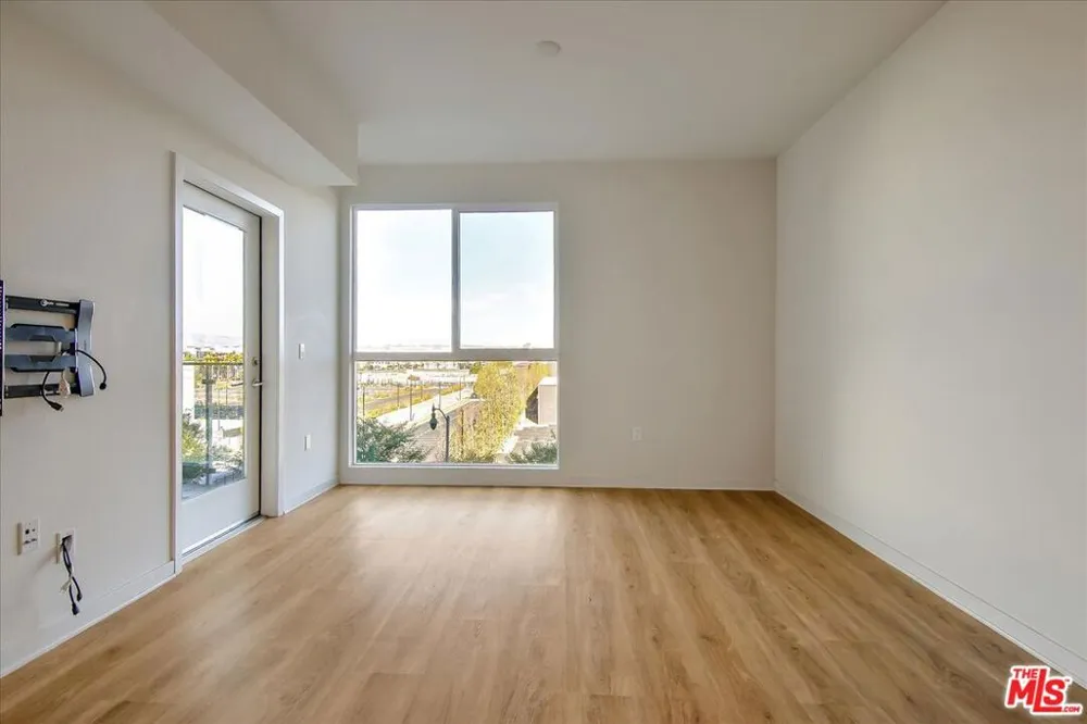 12655 Bluff Creek Drive #304 Los Angeles, CA 90094