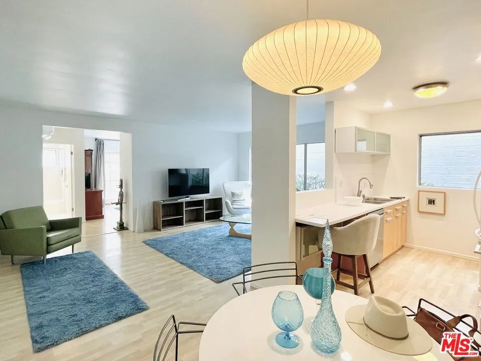 1145 Larrabee Street #3 West Hollywood, CA 90069