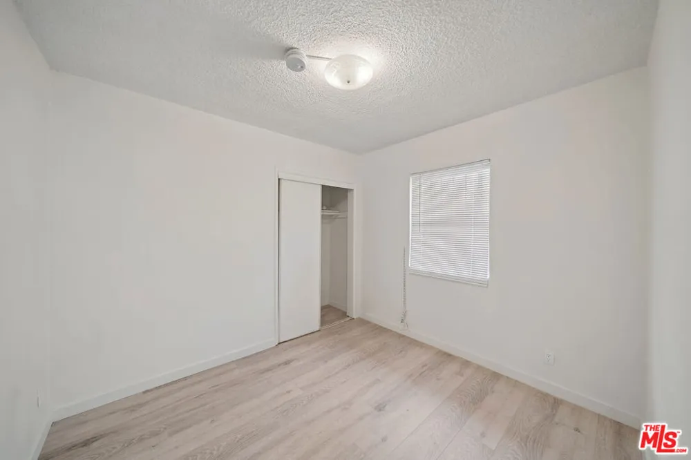 8633 Denver Avenue #5 Los Angeles, CA 90044