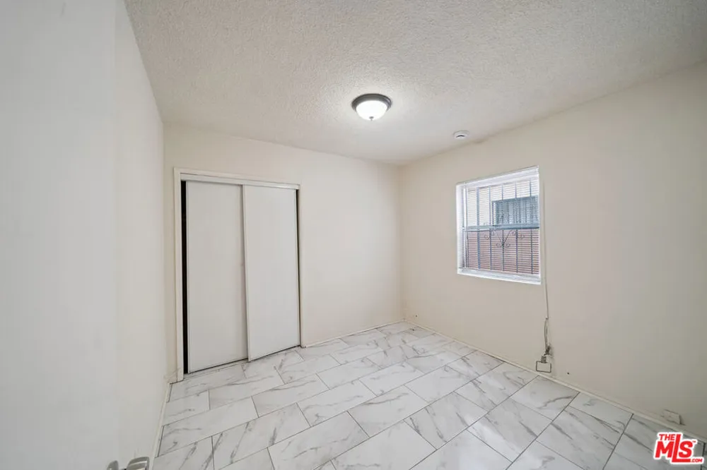 8633 Denver Avenue #3 Los Angeles, CA 90044