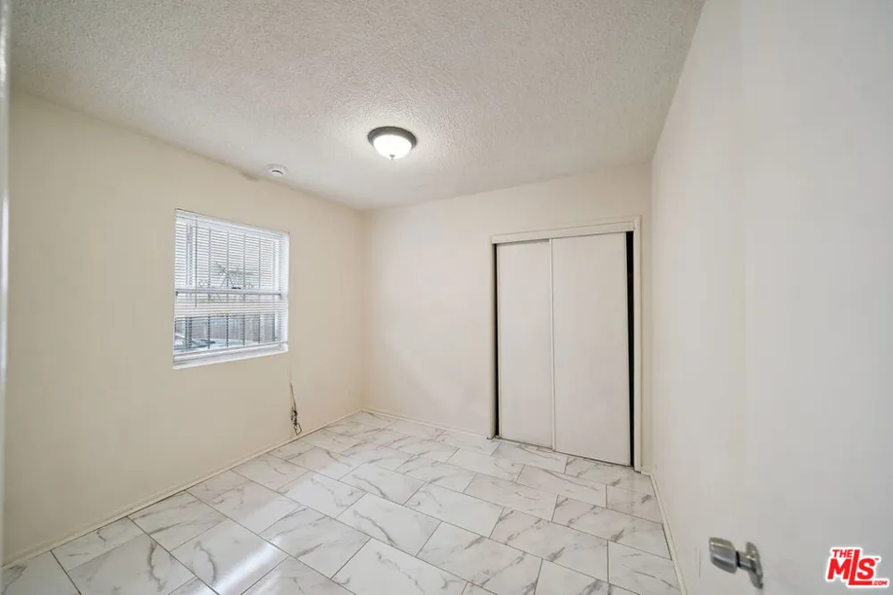 8633 Denver Avenue #3 Los Angeles, CA 90044