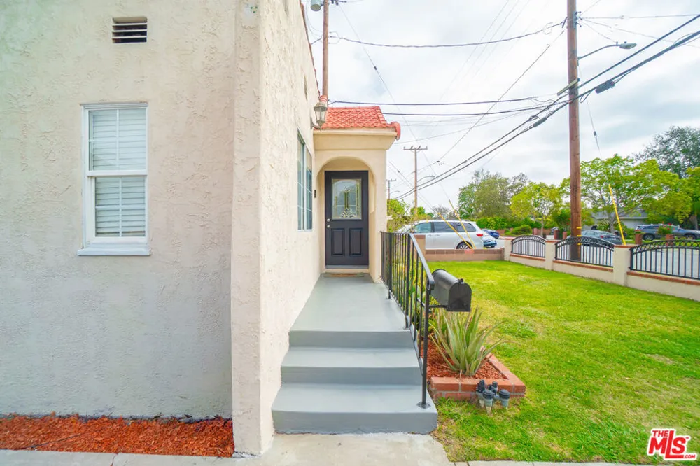 12045 Rives Avenue Downey, CA 90242