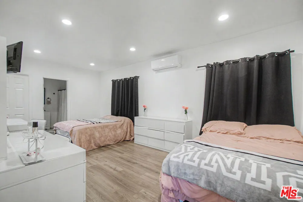 12045 Rives Avenue Downey, CA 90242