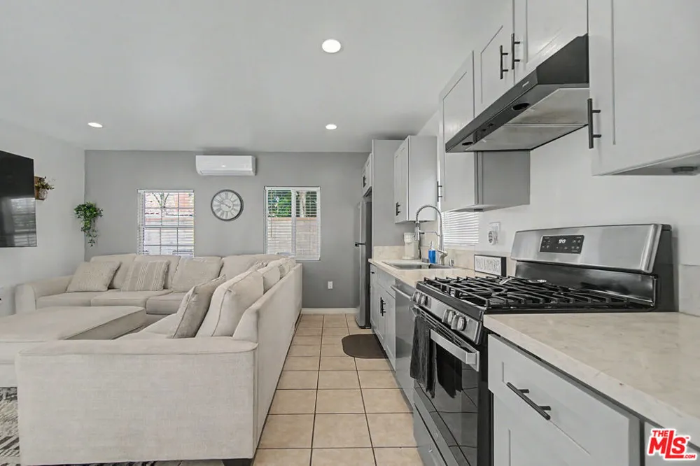12045 Rives Avenue Downey, CA 90242